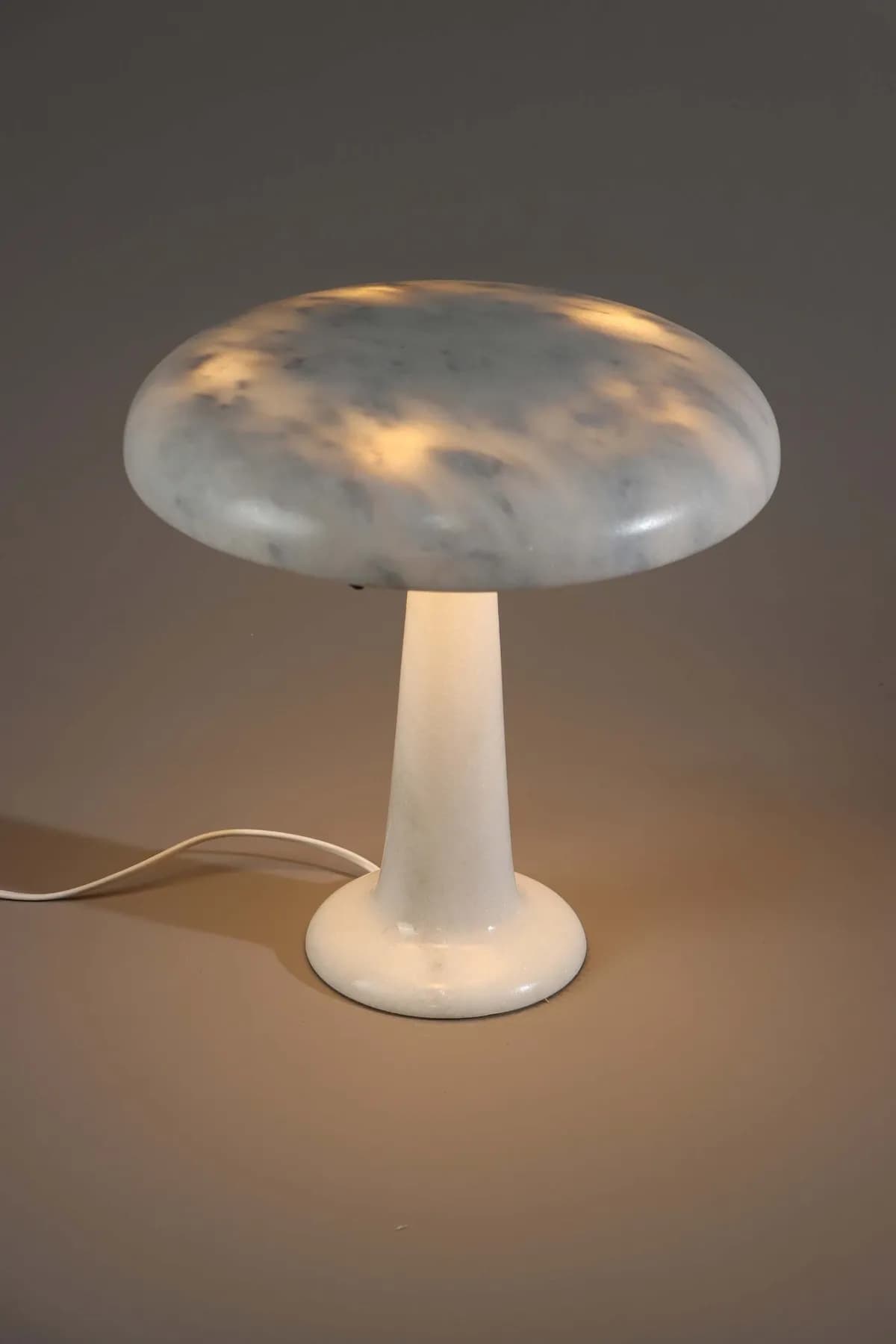 Kimberly marble table lamp in White Marble, view 3