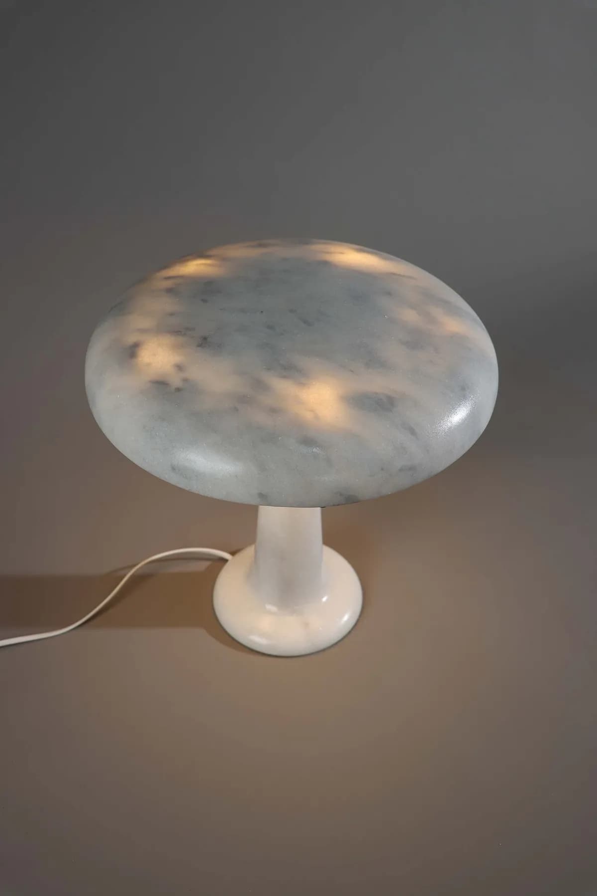 Kimberly marble table lamp in White Marble, view 5