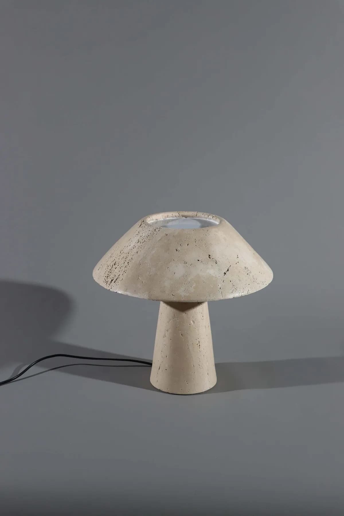 Tokyo marble table lamp in Beige Travertine, view 2